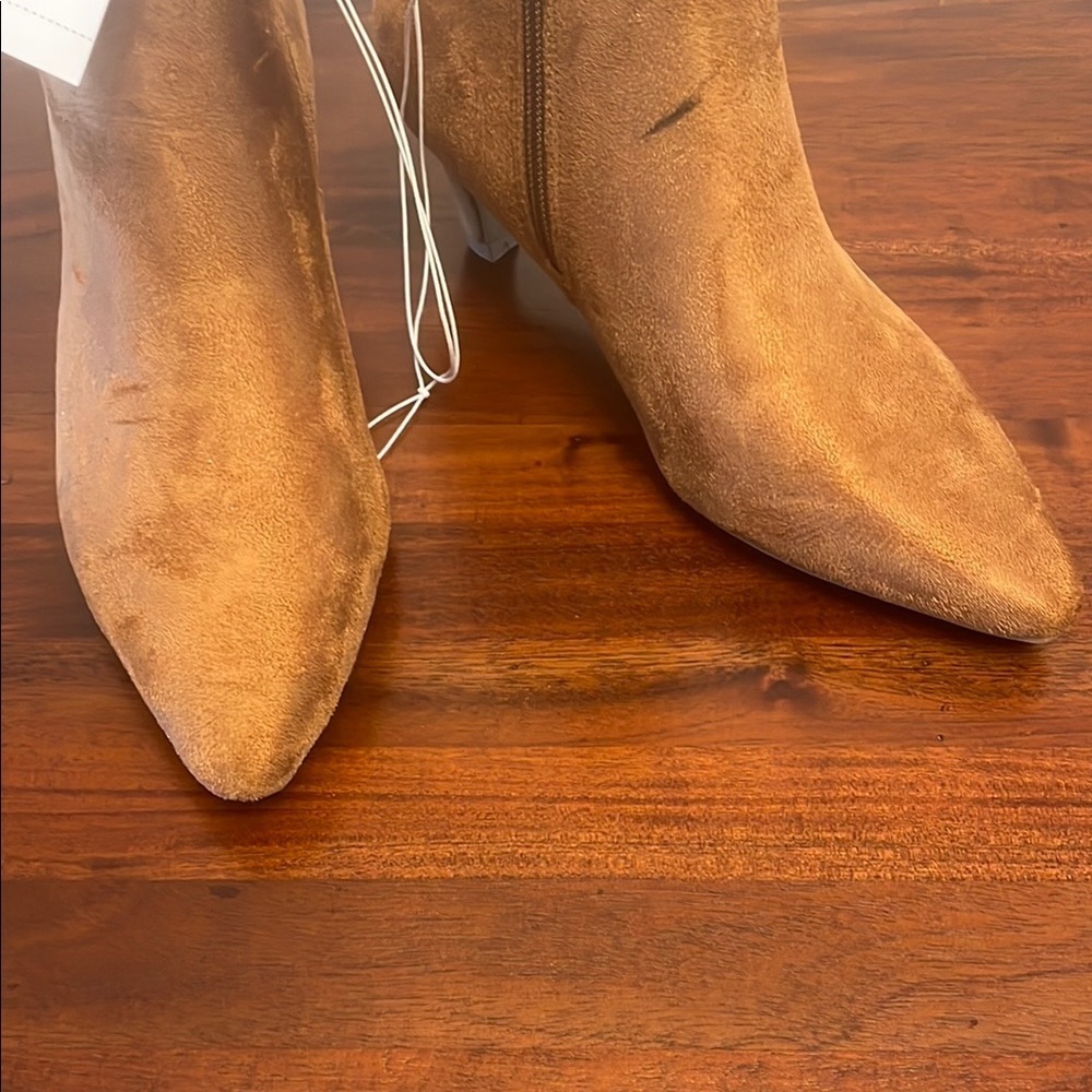Universal Thread Elegant Tan Faux Suede Pointy Ankle Boots New - Picture 7 of 12
